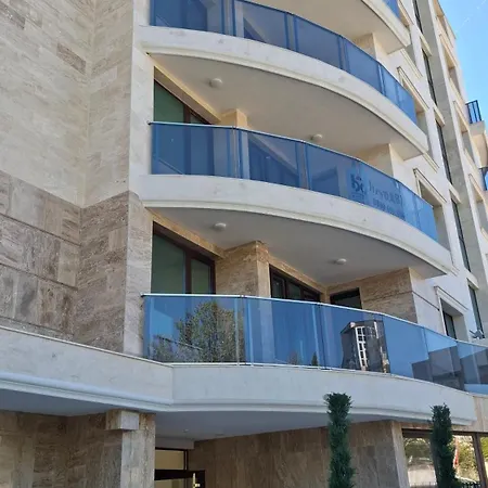 Apartment Dnv 30 Warna